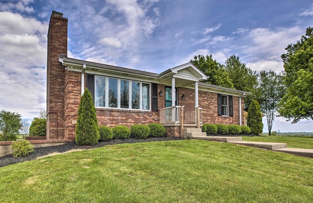 'Blue Moon Cottage' w/ Amazing Views of 5 Counties