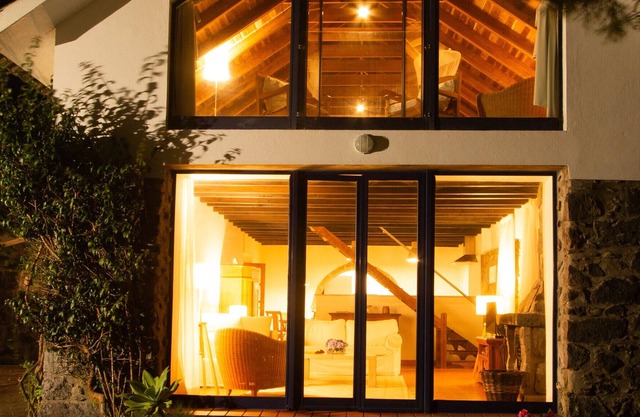 Blue OceanView Relaxing Cottage