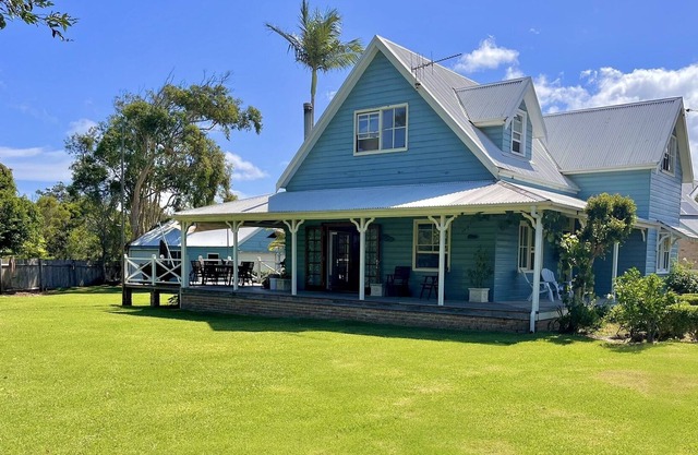 Blue Pearl - Old Bar Holiday Rentals
