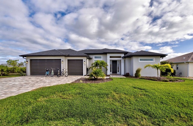 Blue Pearl| Pool | Hot Tub | 3 Bed, 2 Bath