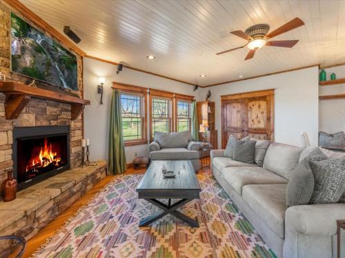 Blue Ridge Cottage - Downtown Blue Ridge Cottage Rental - Game Room, Pet-Friendly, Walk to Dining and Shopping