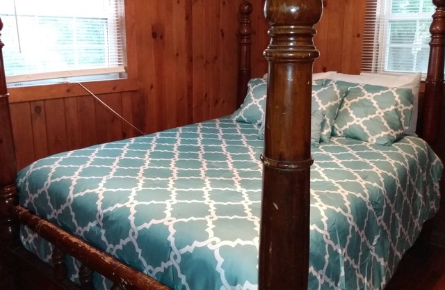 BLUE RIDGE MOUNTAIN FARMHOUSE by RedAwning