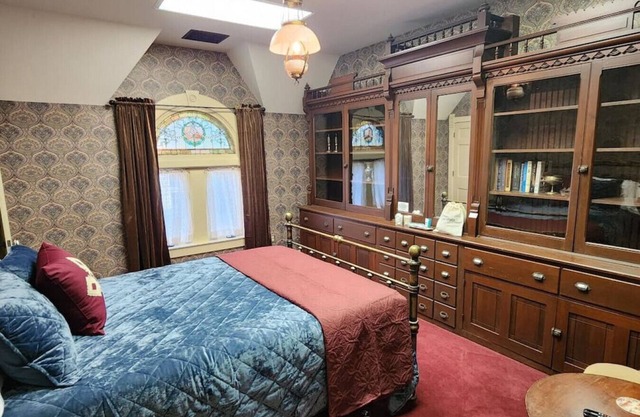 Blue Room at the Feitshans House