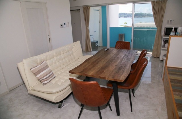 Blue Room / Uruma Okinawa