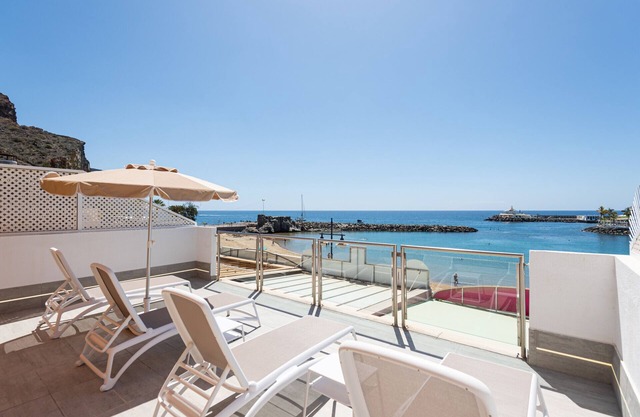 Blue Sea I - 1st line beach with private terrace