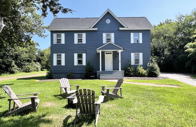 Blue Skies Hideaway First Floor - Just 5 miles away from downtown Cape Charles