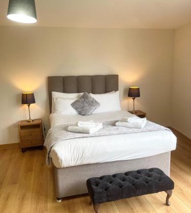 Blue Sky Apartments@Guildford Town Centre