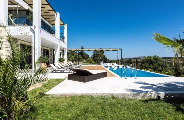 Blue Skyline Magnificent Villa, By Hellocrete