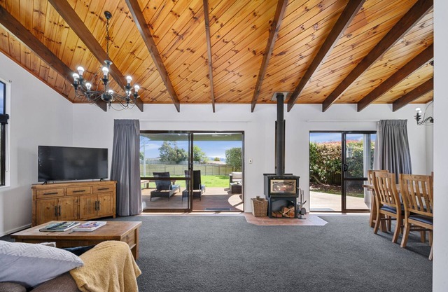 Blue Velvet Cottage - Lake Taupo Holiday Home, LAKE TAUPO