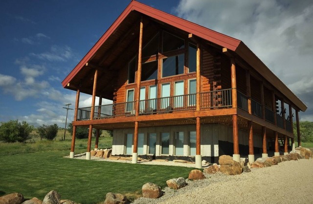 Profitez de notre nouvelle construction de 5 chambres 3. 5 cabines en rondins de bain dans le magnifique Bear Lake Utah!