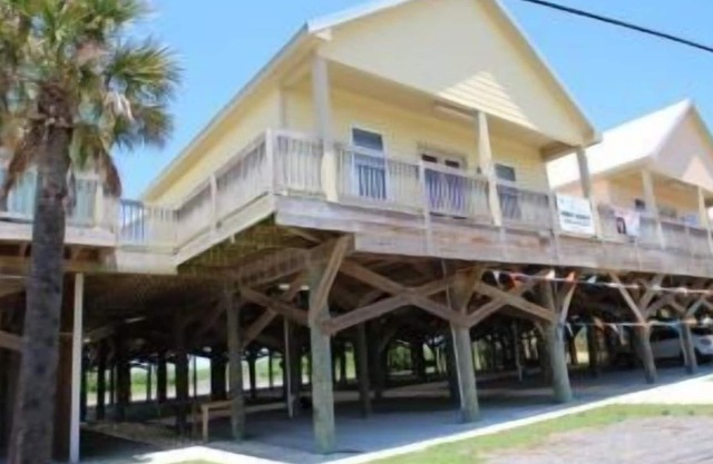 Blue Water Villa A - Coastal Realty Group