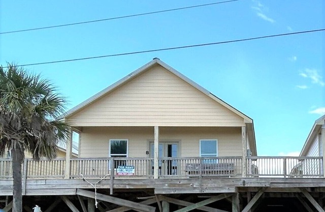 Blue Water Villa B est en face de la plage de Grand Isle