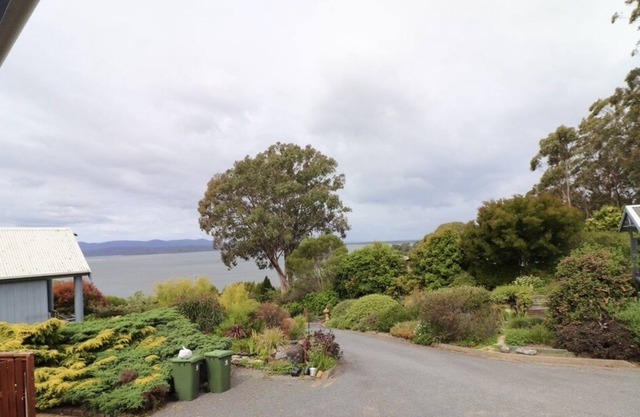 Blue Waters Cottages - Unit 1