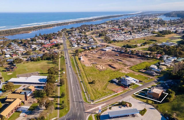 Just minutes away from the Lakes Entrance foreshore