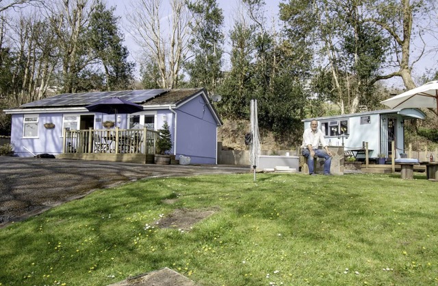 Bluebell Cottage - Fully equipped bungalow with superb sea views.