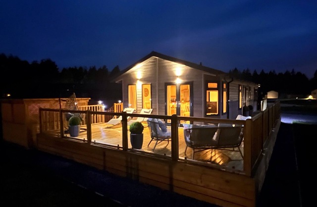 Lodge-Salle de bain et douche-With Hot Tub-Classique-Vue sur la campagne