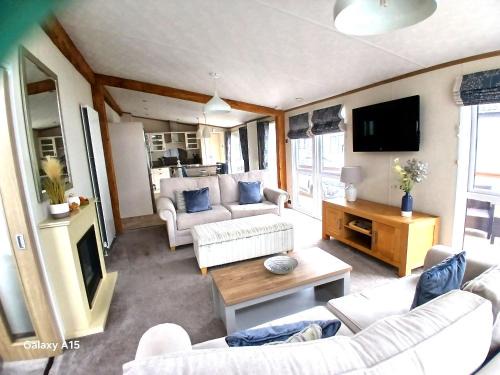 Bluebell Luxury 2 Bedroom Lodge at Southview Holiday Park