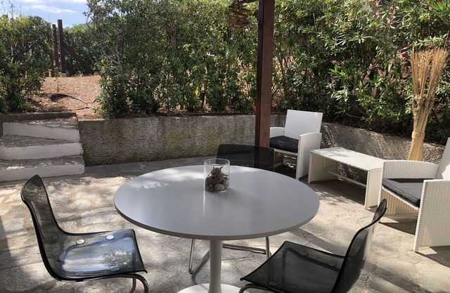 Blueberry apartment - studio 2/3 people - privacy - surrounded by greenery