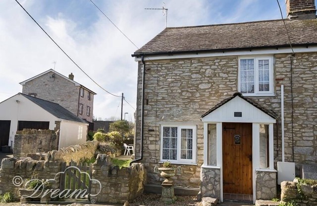 Blueberry Cottage, SUTTON POYNTZ