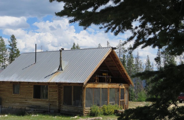 Cabin Bluebird En Stanley, Idaho