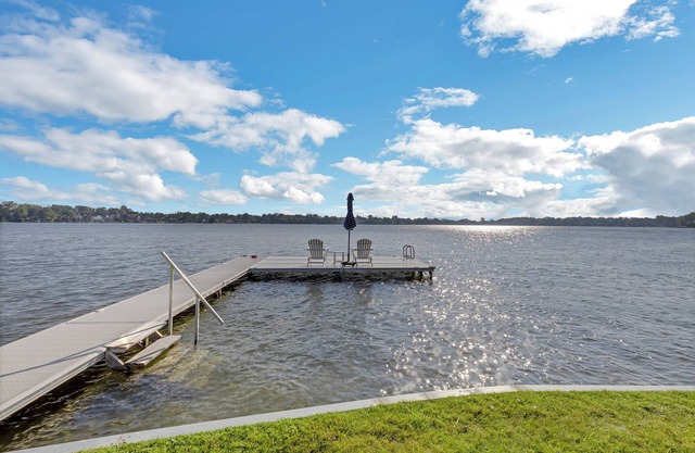 Bluegill Cottage-Warmer Days, Escape the City & Enjoy a Peaceful Spring Retreat by the Water!