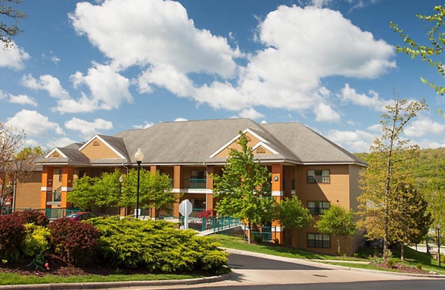 Bluegreen Falls Village, Branson, 2br Condo, Free Parking and WiFi
