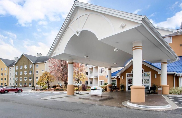 Bluegreen Odyssey Dells 2BR Suite Saturday Check-In