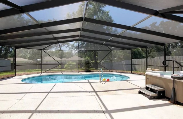 Bluewater Bay Hideaway- Relaxation Destination w/ private pool and hot tub