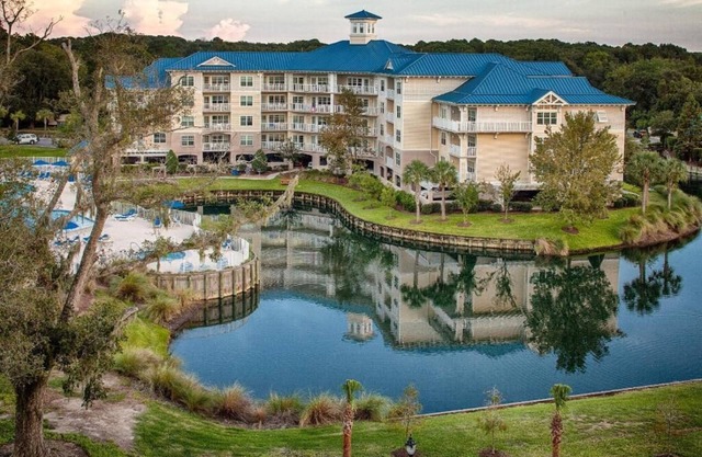 Bluewater Resort -2 bedroom ;2 full baths; kitchen; 3 pools ; golf privileges