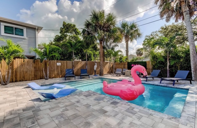 Triplex with heated pool- Across the street from the beach, putt putt, fire pit