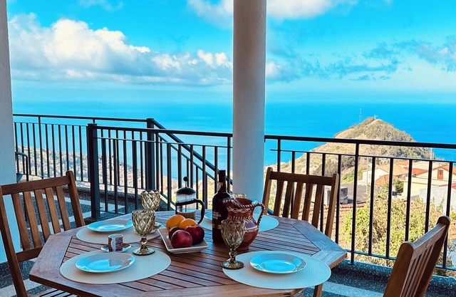 Boa Vista-2 bedroom, Cosy modern Villa. Panoramic Views of Sea & mountains.