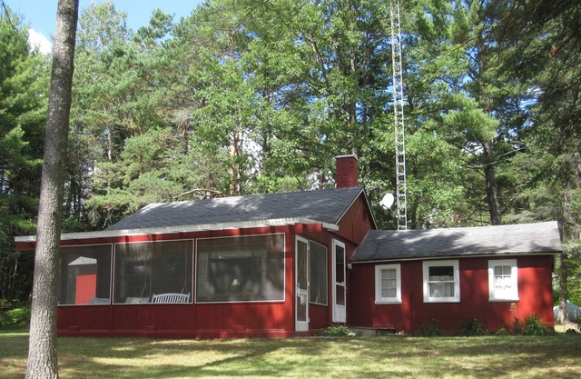Boardman Riverfront 4 Bedroom Cabin