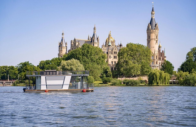 Bateau "Hausboot Explorer" avec vue sur lac et terrasse privée