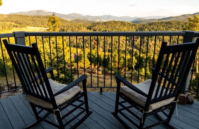 Bobcat Peak - New Property - Luxury Mountain Home - Hot Tub - Secluded - WiFi -