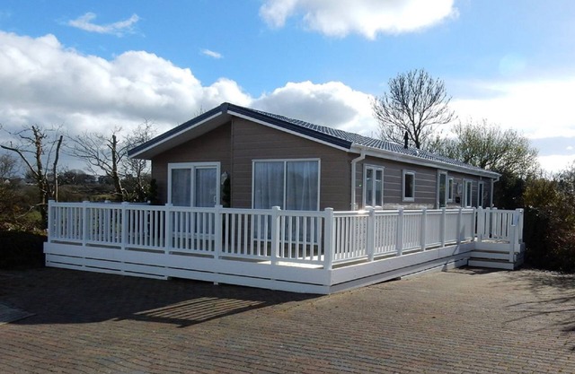 Bodafon Park Lodge - a scandinavian lodge that sleeps 6 guests in 3 bedrooms