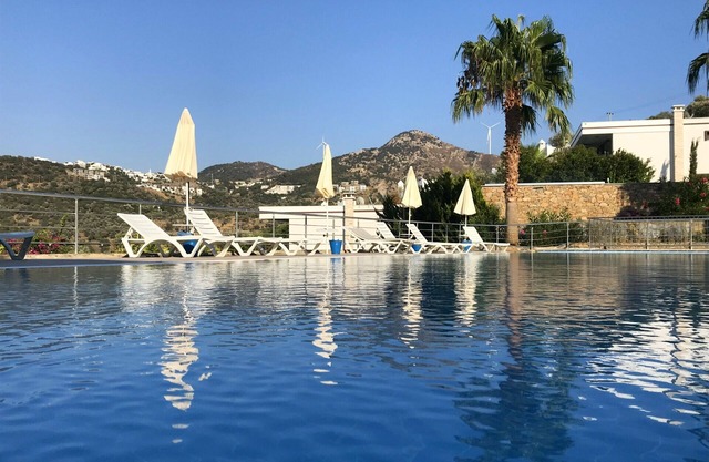 BODRUM YALIKAVAK'TA 4 + 2 TRIPLEX LUKS YAZLIK