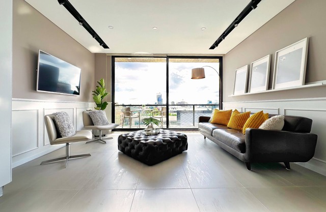 PLUS Apartment Parque93