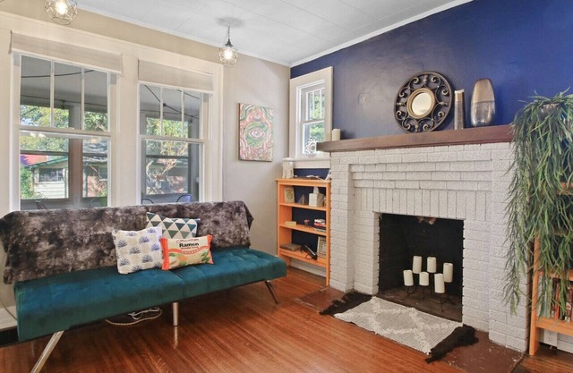 Bohemian Bungalow, Pac-Man, walk downtown!