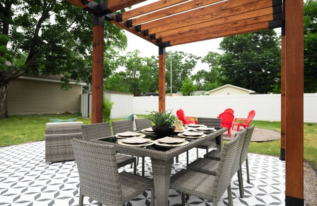 Bohemian Retreat 4BR Home Downtown Beach Wineries