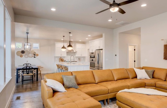 Boise's Hidden Gem! Cute 4 bed / 2.5 bath in a safe and central location.