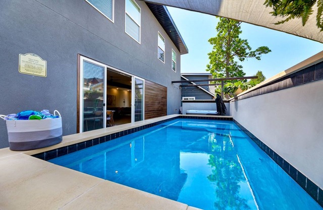 Boise Whitewater Villa 87 Degree Heated Year Round Pool! Pet Friendly
