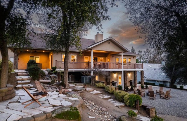 Bollinger Place Villa-Near Yosemite and Bass Lake! Sleeps 22 W/game room/Hot Tub