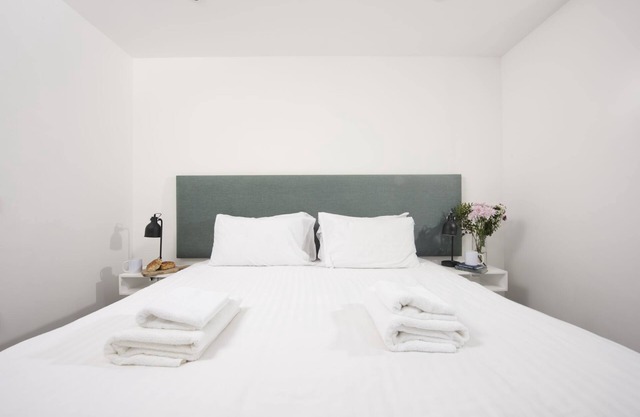 Bollowall, B&B - a hotel room that sleeps 2 guests in 1 bedroom