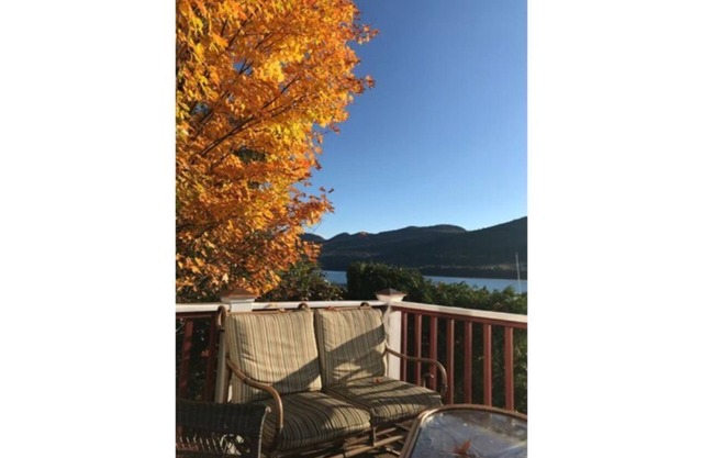 Bolton Landing lakefront sleeps 12 dock space steps from front door, elevator.