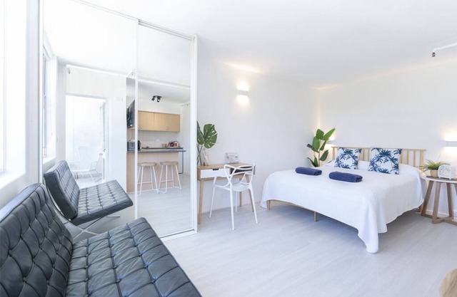 HolidayRento Bondi Beach Ocean View Rooftop Pool