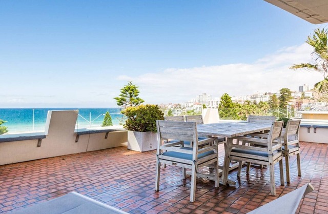 Bondi Beachfront Lifestyle Ocean Views and Parking