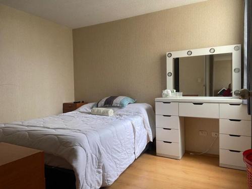 Bonito departamento en la ciudad de Arequipa..3 habitaciones, 2 baños, sala comedor, cocina equipa, lavadora. 5 minutos del centro de Arequipa