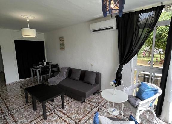 BONITO ESTUDIO EN LA CALA DEL MORAL