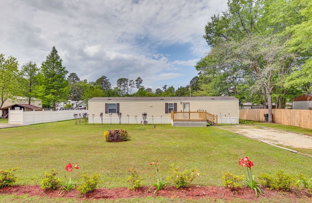 Bonneau Vacation Rental w/ Private Yard!
