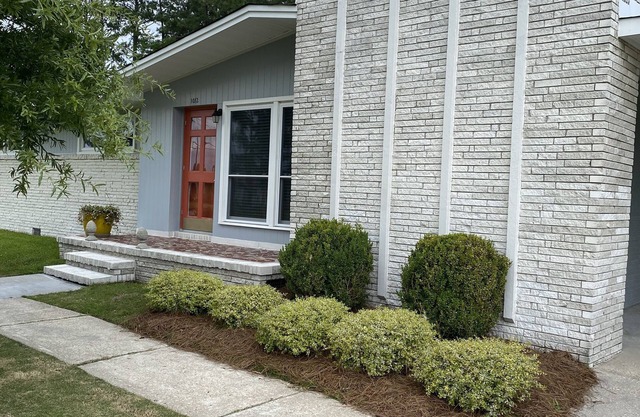 Bonnie On Clyde, Whole house in beautiful neighborhood with private garden patio